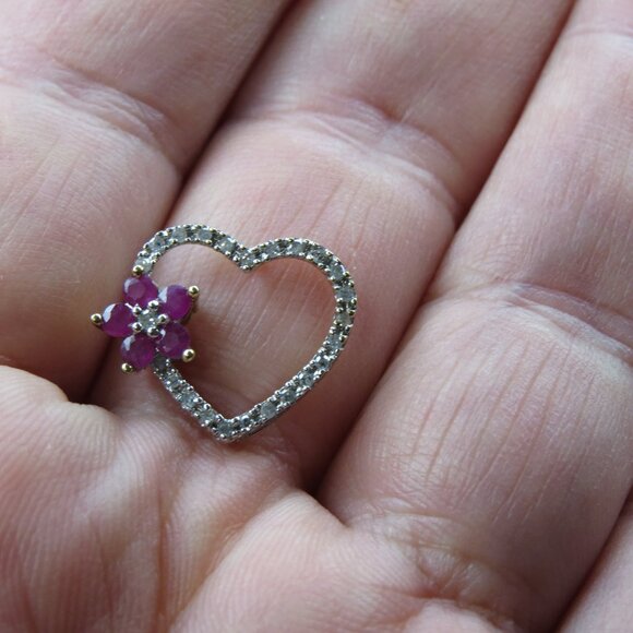 $1250 10k Yellow Gold Diamond & Ruby Heart Pendent - Picture 4 of 4